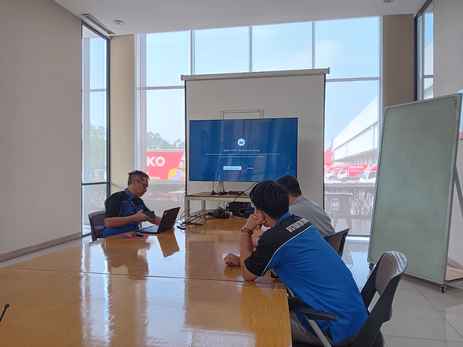 Foto Briefing 2025-08-18