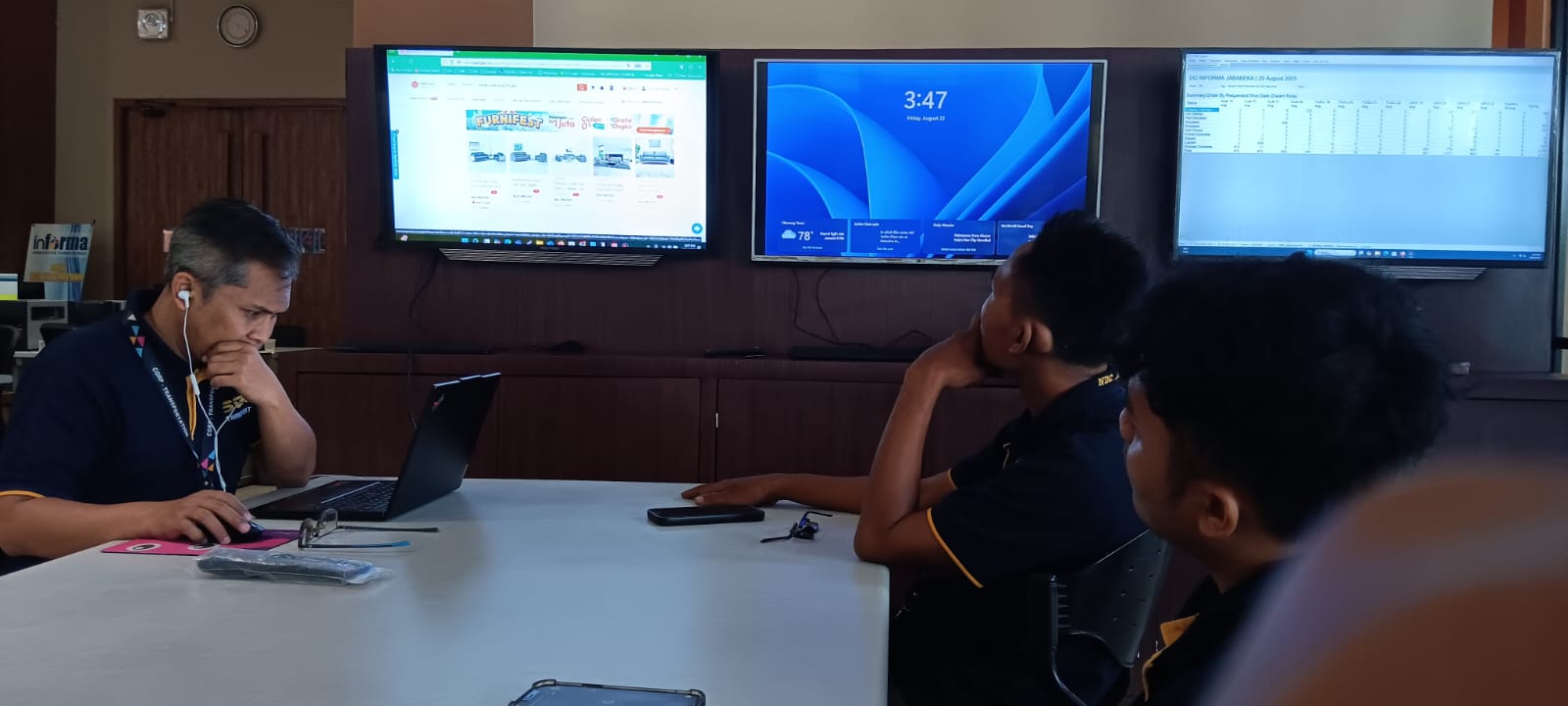 Foto Briefing 2025-08-22