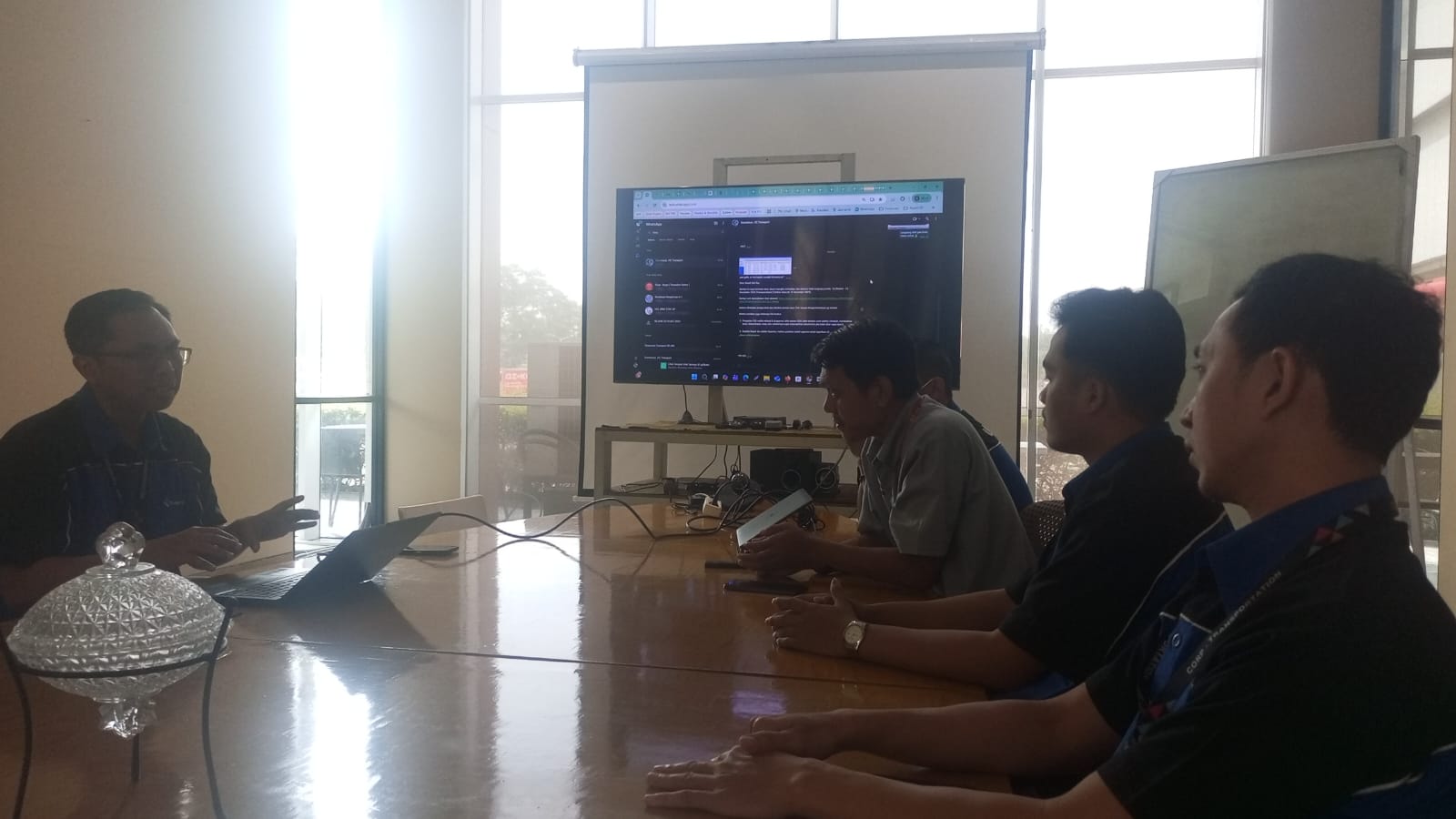 Foto Briefing 2025-11-19