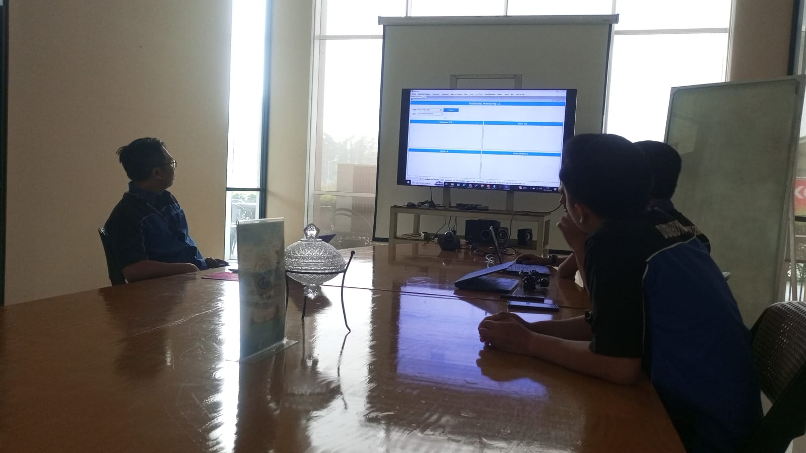 Foto Briefing 2025-11-27