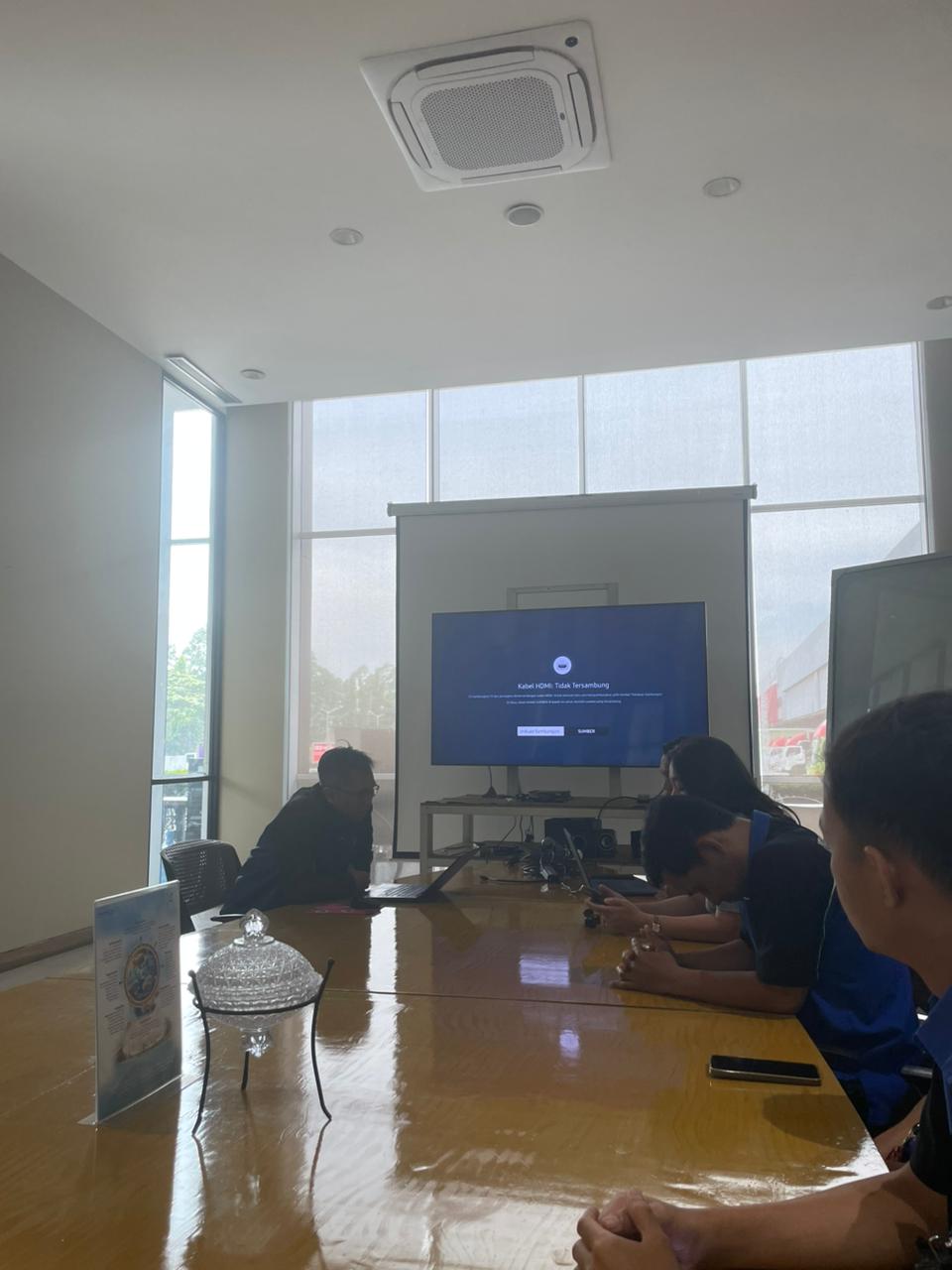 Foto Briefing 2025-12-09